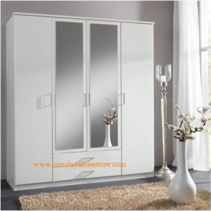 Lemari Pakaian Minimalis HPL