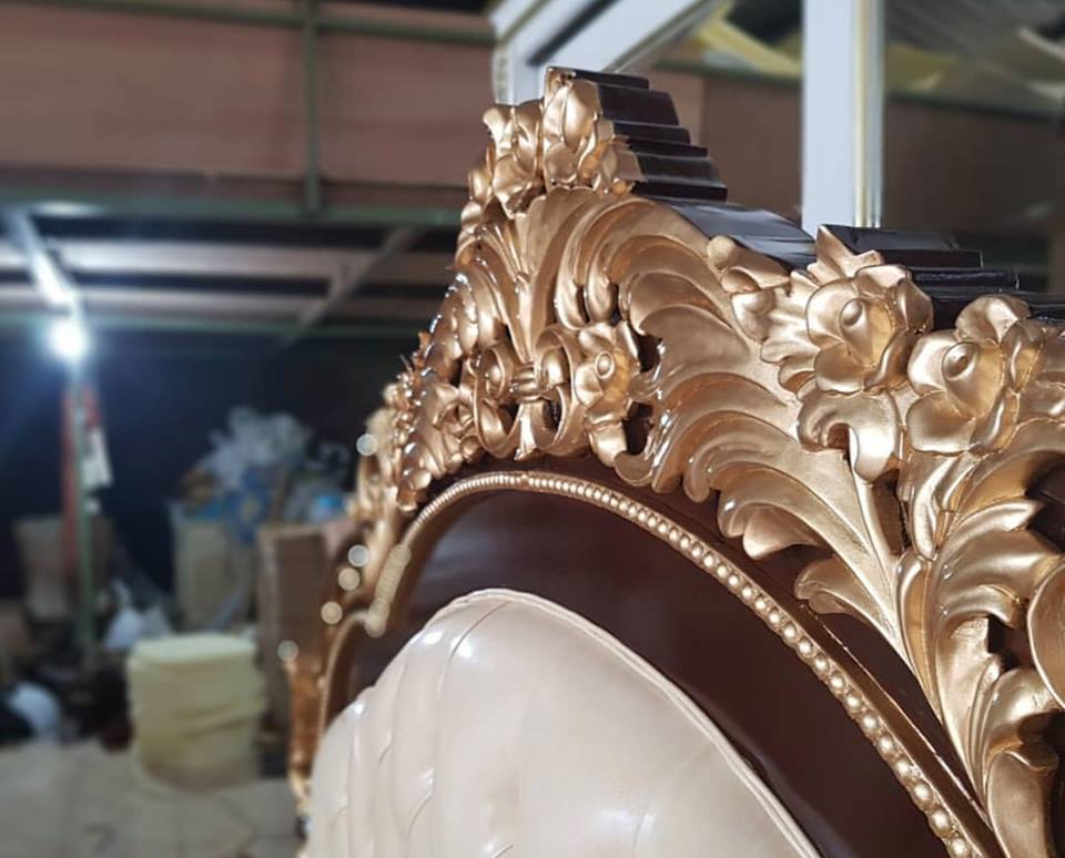 Tempat Tidur Jati Ukir Emas