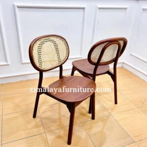 Kursi Cafe Jati Model Sandaran Rotan Bulan